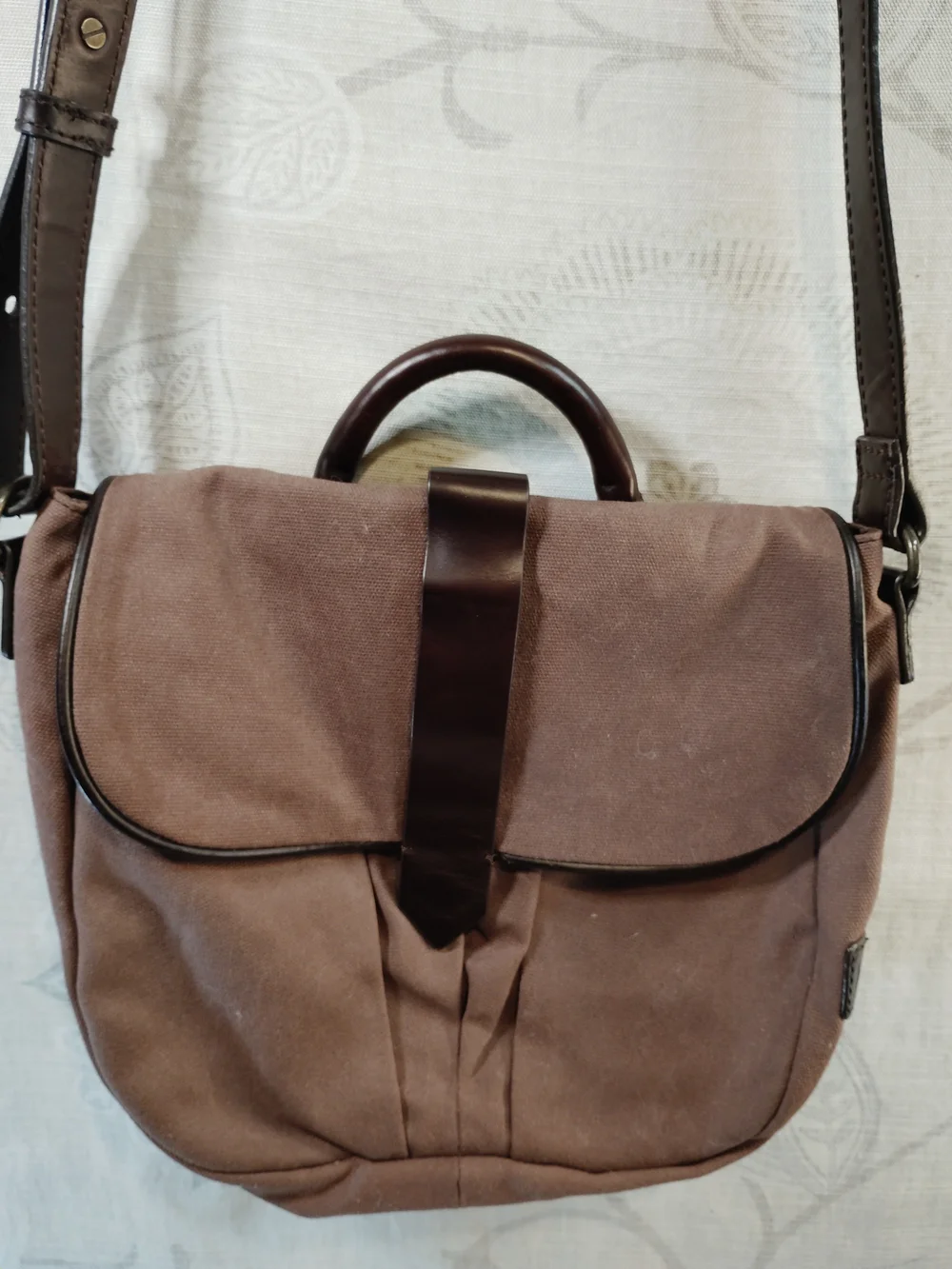 Duluth Trading Co Brown Canvas & Dk Brown Leather Trim Men's Messenger Bag